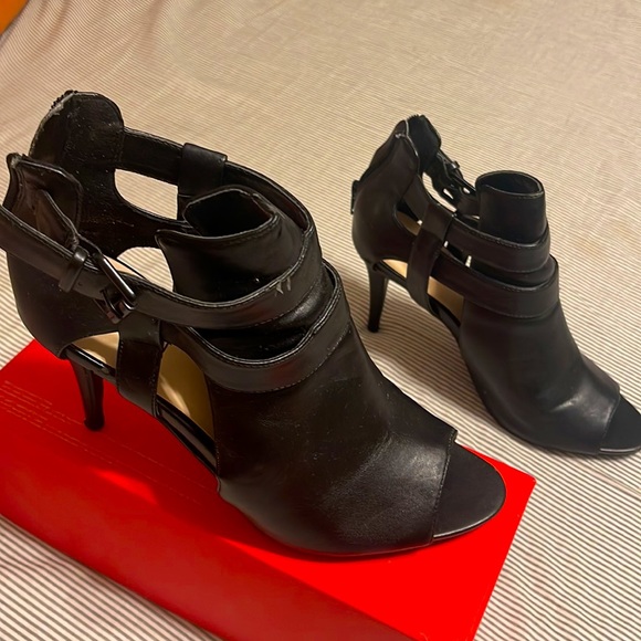 Nine West Black Heels Size 8 1/2 - Picture 2 of 10